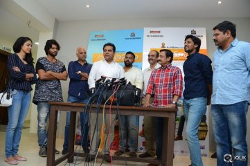 KTR Watching Pelli Choopulu Movie Special Show